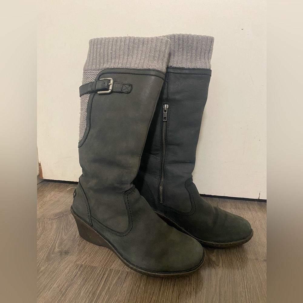 Ugg Women’s Skyfall Suede Wedge Boots Black Insulated Leather Boot 9 1006145